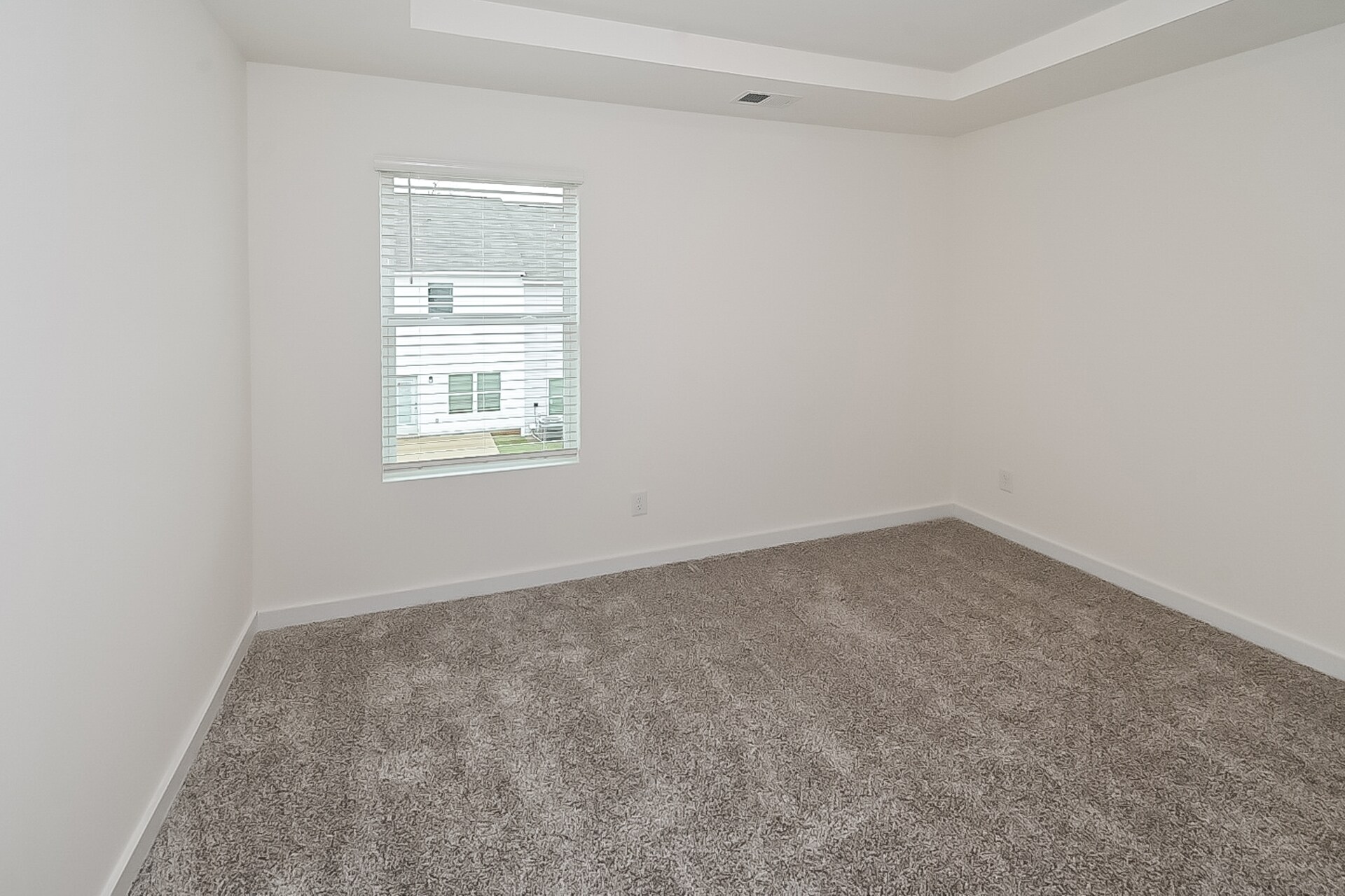 Building Photo - 128 The Heights Dr