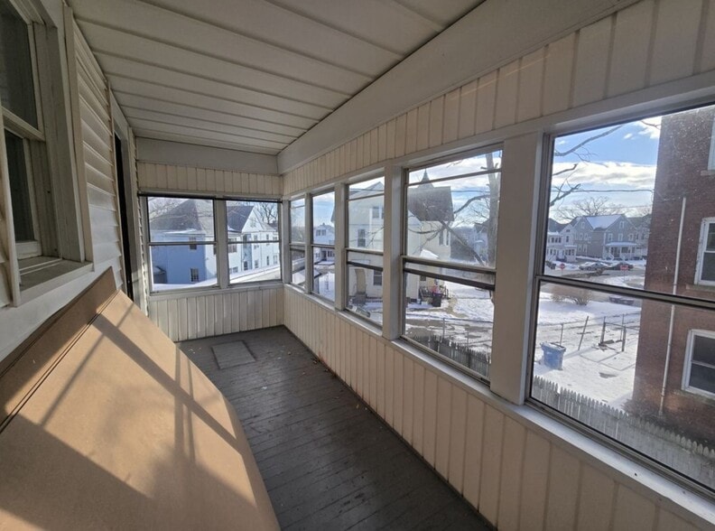 Building Photo - 32 Charles St