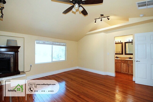 Building Photo - 2391 Placer St