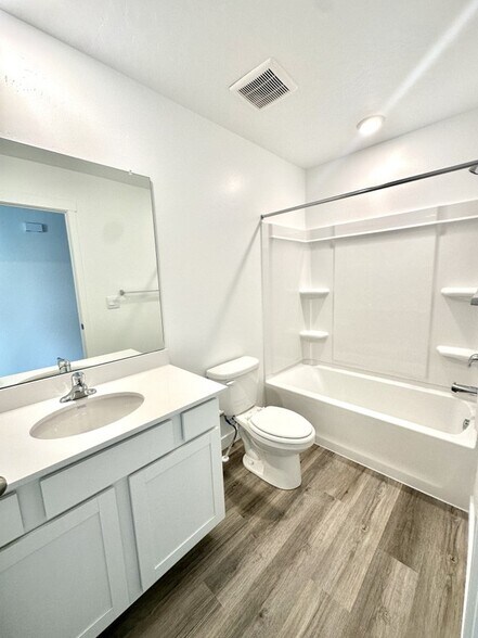 Building Photo - 851 E Skiff Wy
