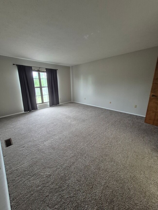 Building Photo - 1387 Sanzon Dr