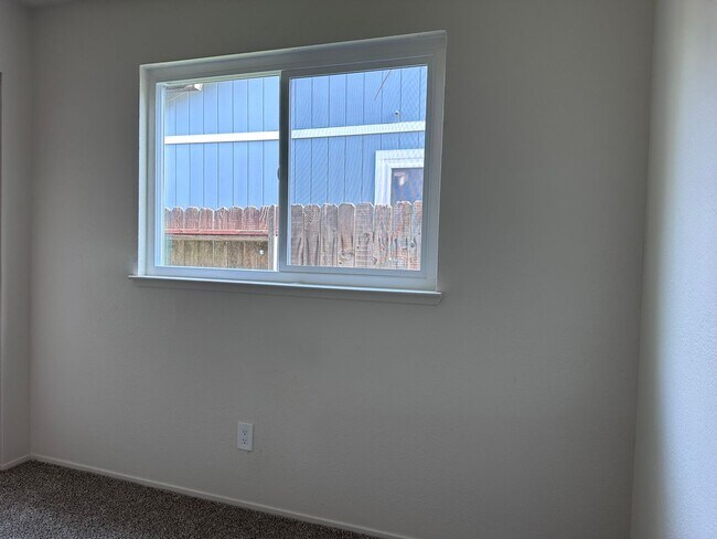 Building Photo - Excellent Florin Area 3bd/2bath home updated and nice!