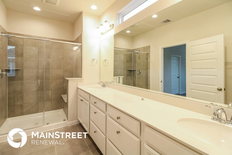 Building Photo - 9813 Falling Fern Ln