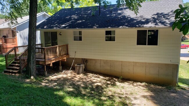 Building Photo - 969 Wynstay Cir Valley Park, MO 63088