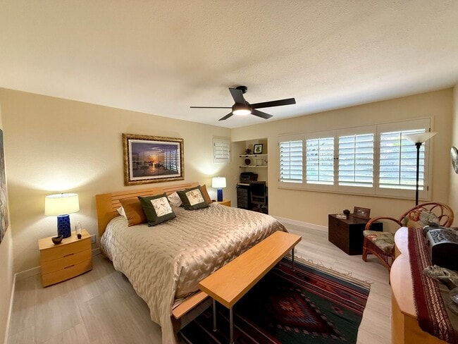 Building Photo - Riviera Gardens SEASONAL FURNISHED! FANTASTIC!