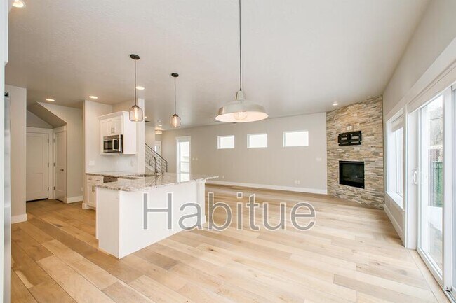 Building Photo - 2248 W Hill Terrace Ln