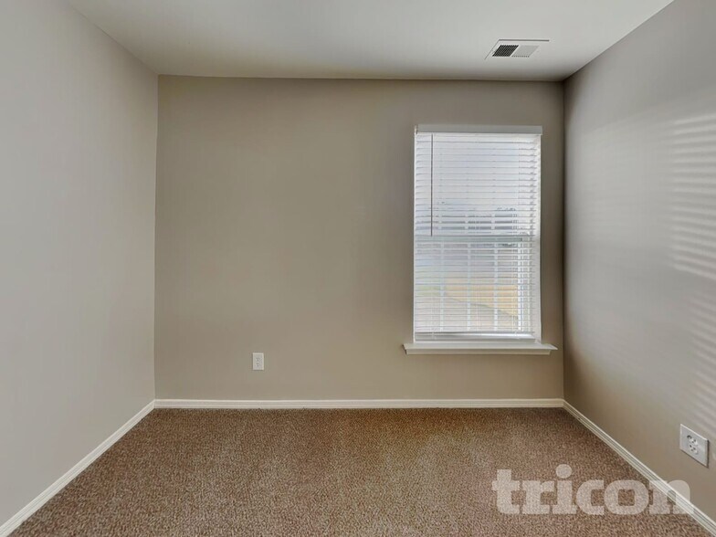 Building Photo - 12435 Shelly Pines Dr