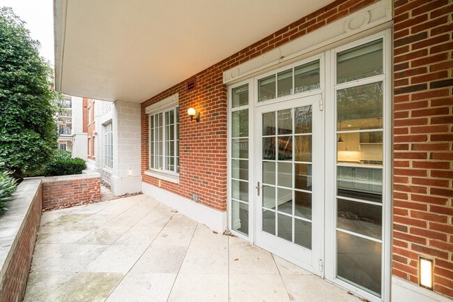 Building Photo - 6900 Fleetwood Rd