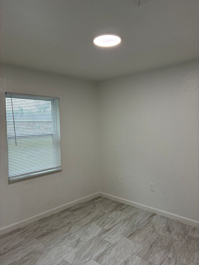 Building Photo - 3629-3631 N Fontage Rd