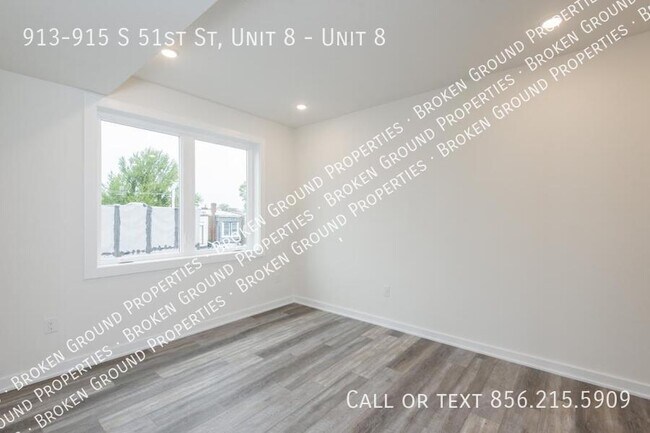 Building Photo - 913-915 S 51st St, Unit 8-Unit 8