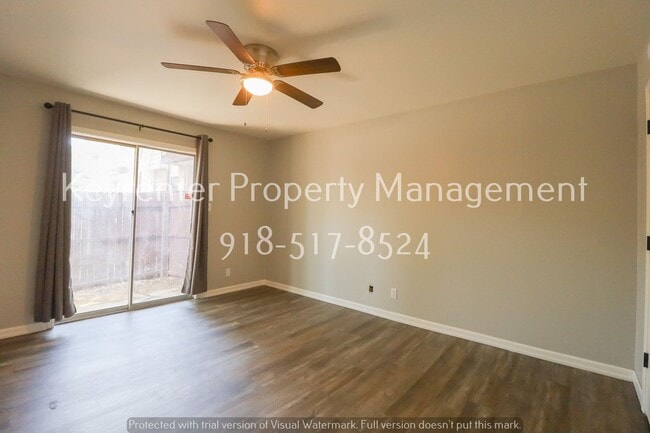 Building Photo - 2 Bed | 1 Bath Condo in Central Tulsa!