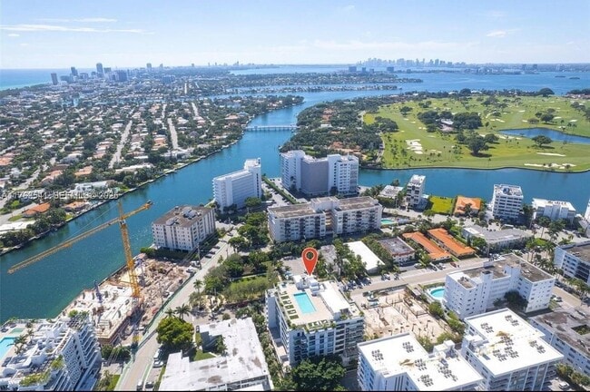 Building Photo - 1025 92nd St