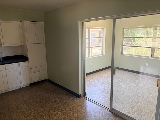 Building Photo - 5403 Tangerine Dr