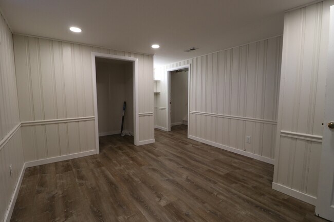 Building Photo - 511 W Pine St