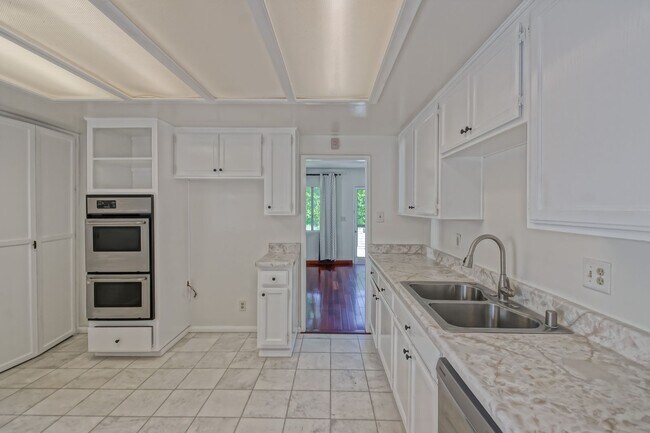 Building Photo - 1x 3906-3908