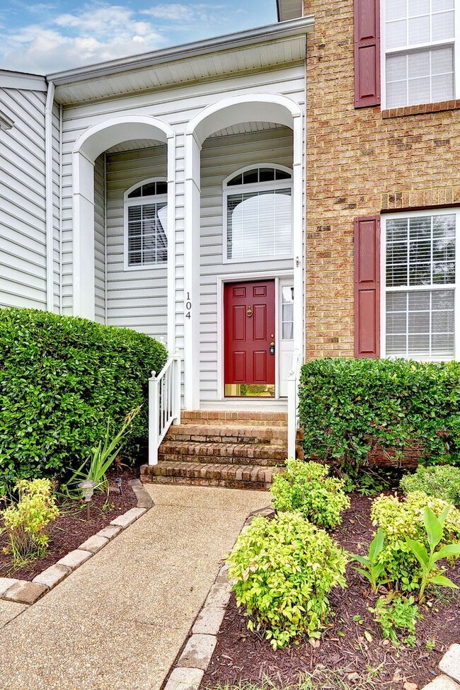 Building Photo - Spacious Home in York County