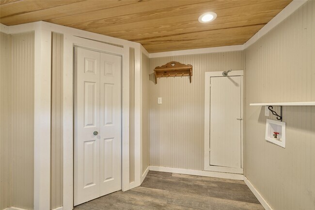 Building Photo - 17381 FM 1484 Rd