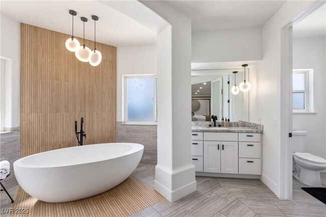 Building Photo - 7271 Loma Alta Cir