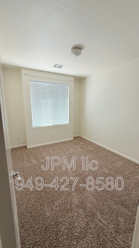 Building Photo - 2905 Show Jumper Ln