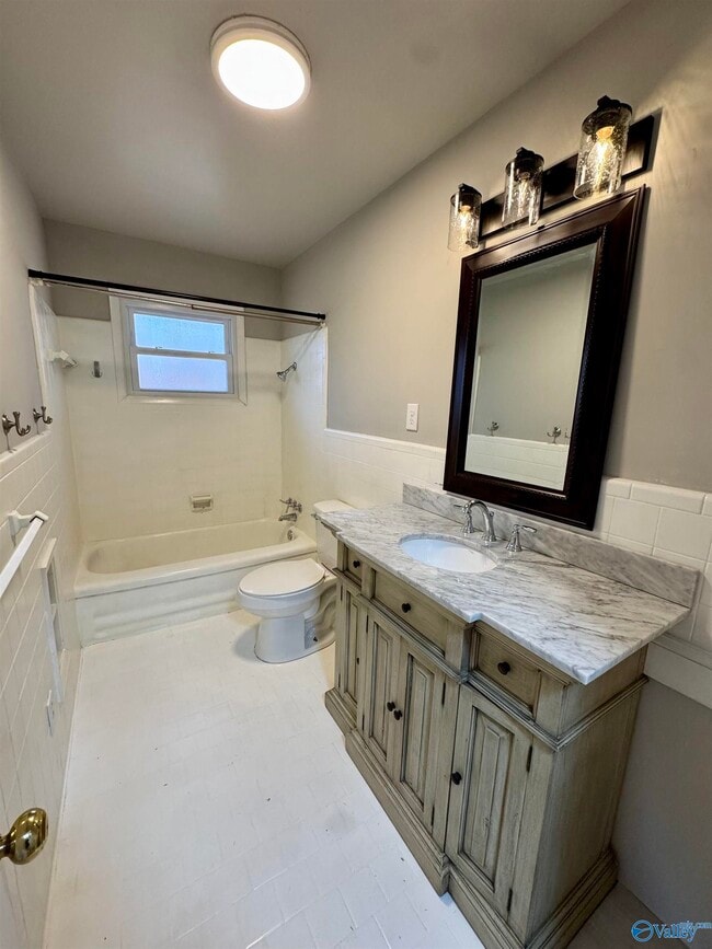 Building Photo - 804 Hereford Dr