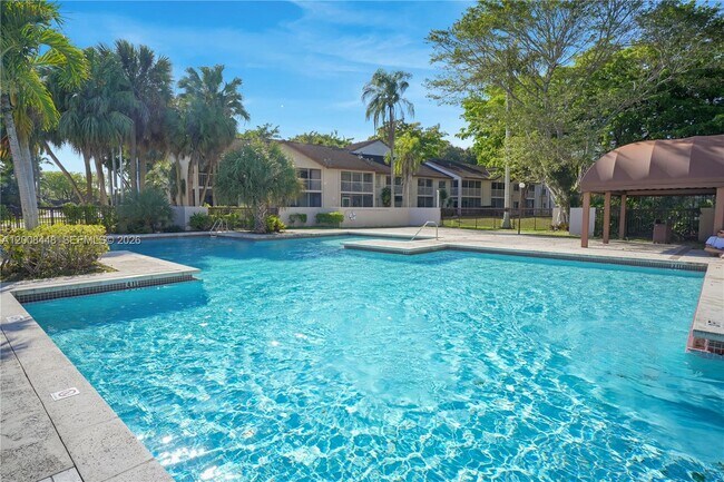 Building Photo - 9503 SW 140th Ct