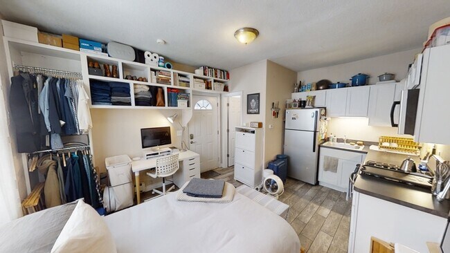 Building Photo - 1110 Granger Ave