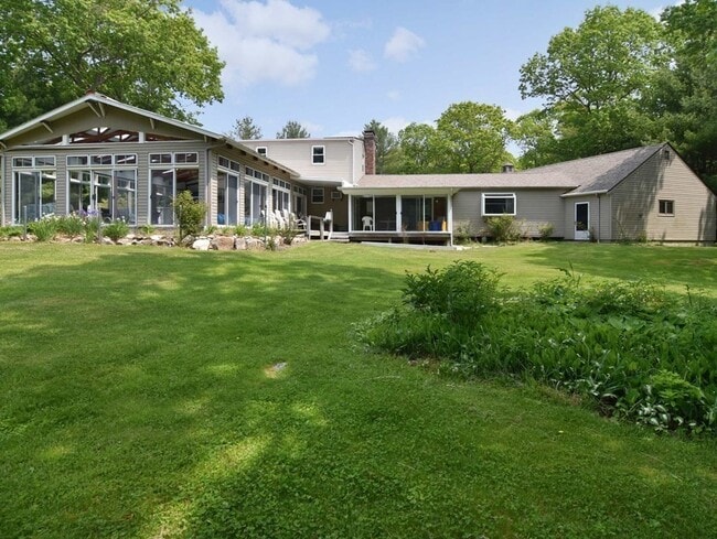 Building Photo - 1196 Old Fall River Rd