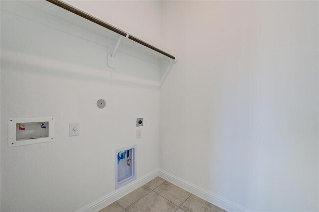 Building Photo - 1415 Adell Rose Ln
