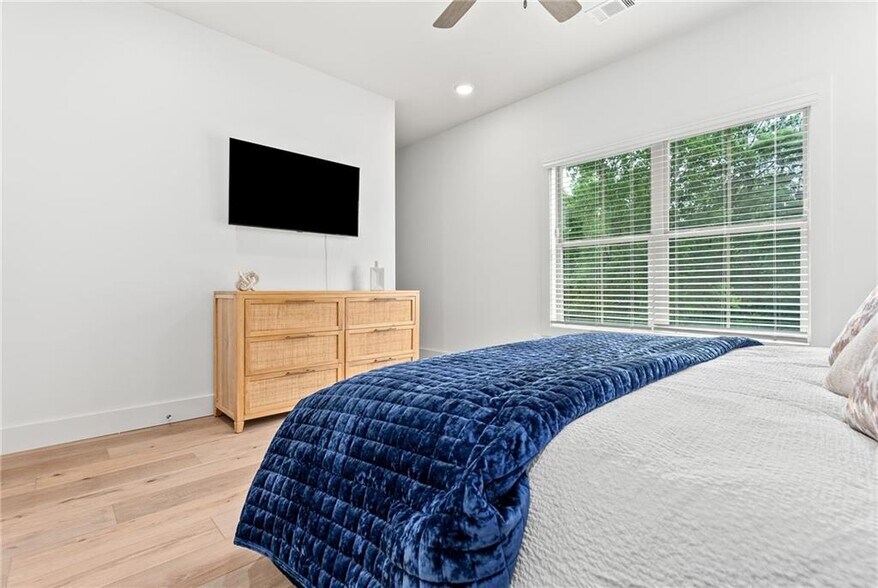 Building Photo - 1235 Tigers Tail Trl