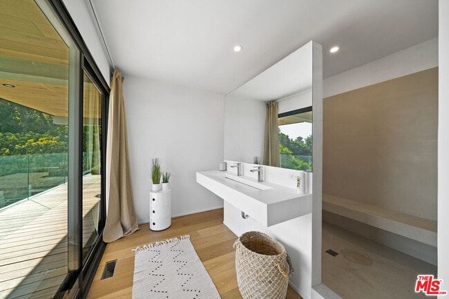 Building Photo - 23812 Malibu Crest Dr