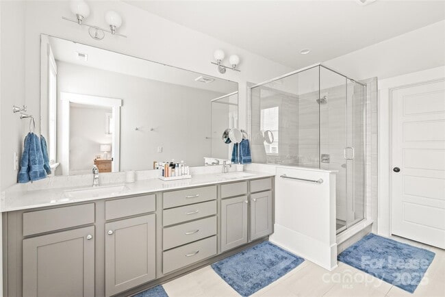 Building Photo - 5210 Kelly St