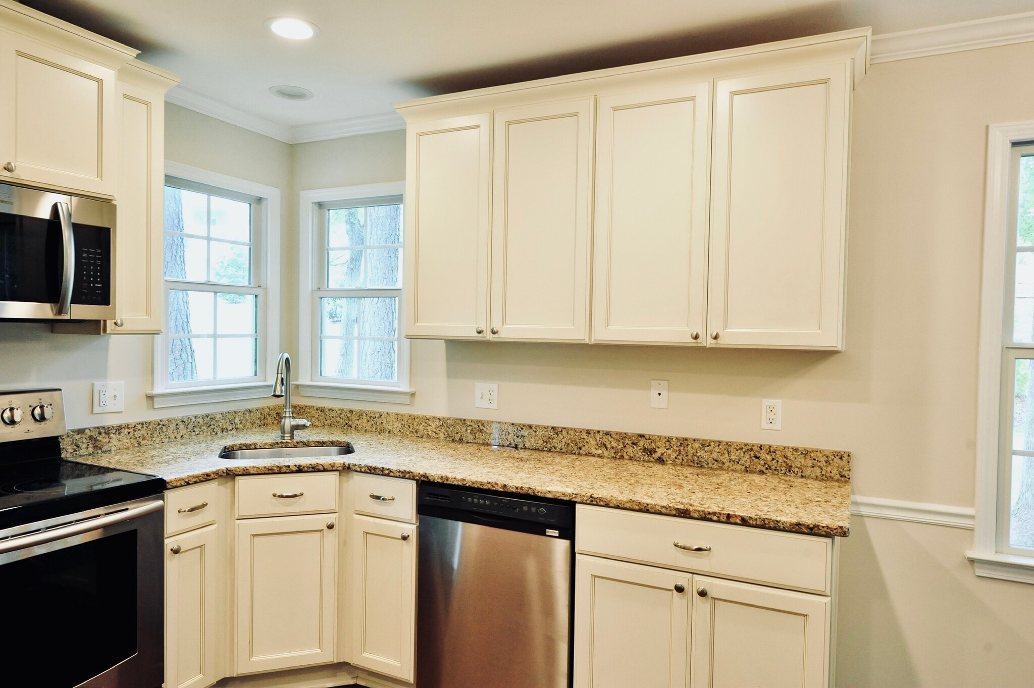 Building Photo - 962 Saint Catherines Dr