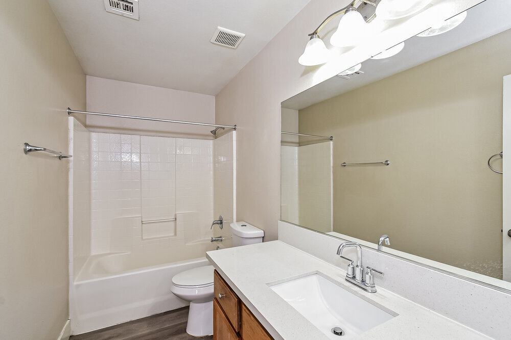 Building Photo - 1820 Loida Ct