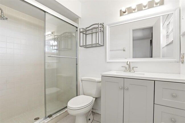 Building Photo - 917 Pebble Creek Cir