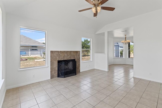 Building Photo - 207 Panther Path