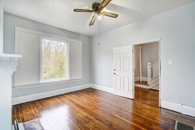 Building Photo - Three Bedroom in Cincinnati!