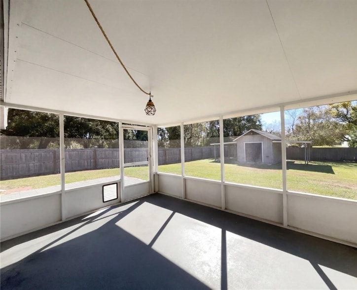 Building Photo - 2037 Recker Hwy