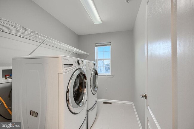 Building Photo - 601 Long Wall Dr