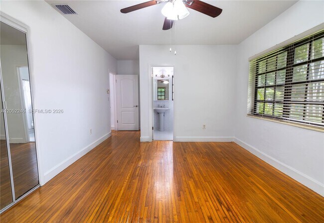 Building Photo - 740 Jeronimo Dr