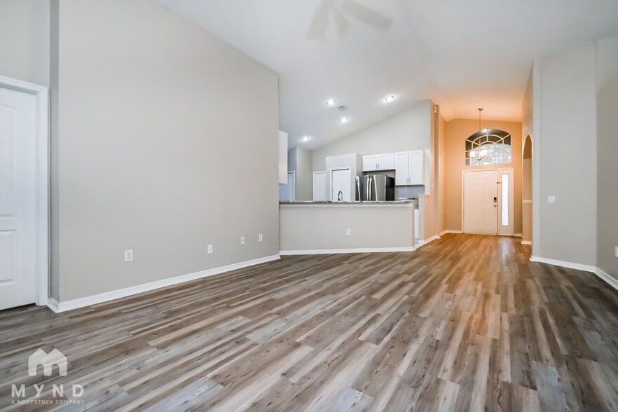 Building Photo - 3844 Bellewater Blvd