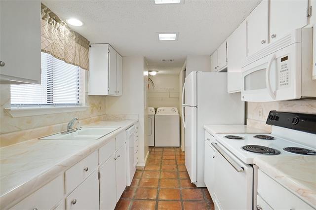 Building Photo - 4920 Byers Ave