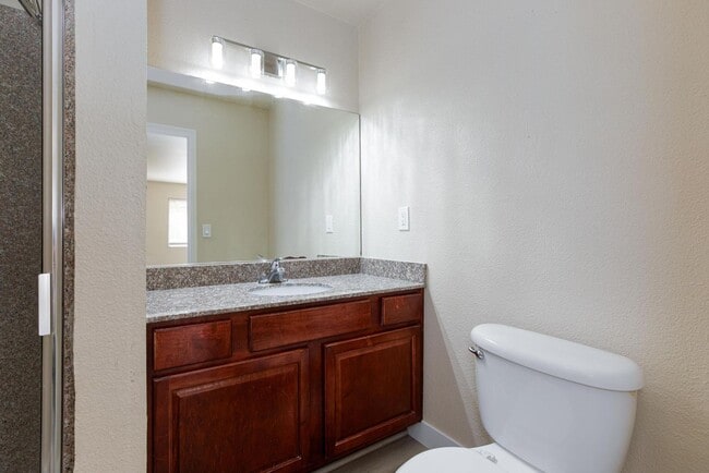 Building Photo - Freshly Renovated 2-Bedroom Las Vegas Condo