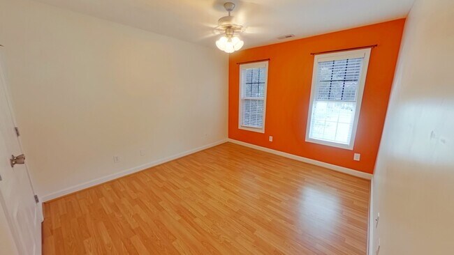 Building Photo - 622 Thorncliff Dr