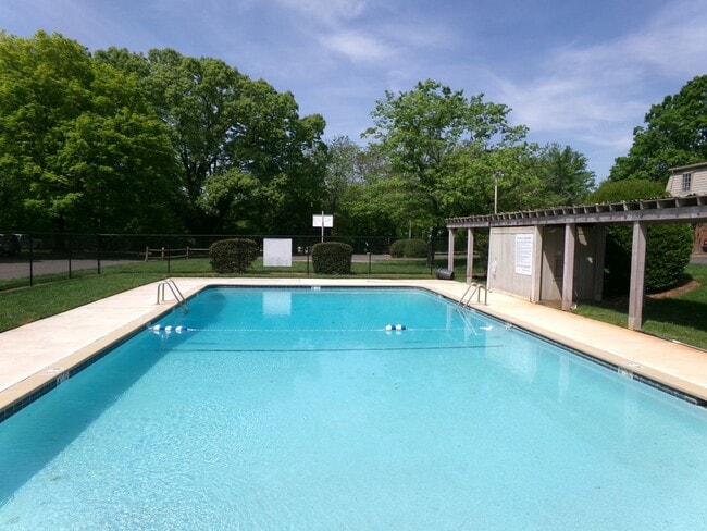 Building Photo - Salem Square Apartments