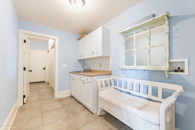 Building Photo - 30 Columbus Dr