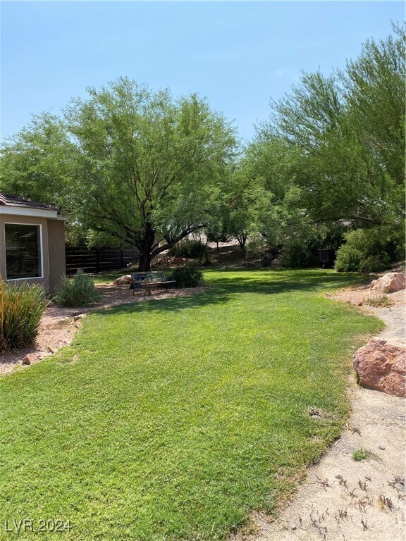 Building Photo - 1005 E McKnight Ave