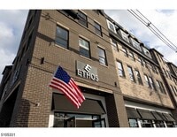 Building Photo - 548 Franklin Ave