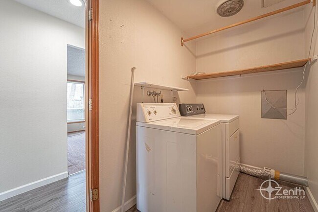 Building Photo - 15501 SE 19th Cir