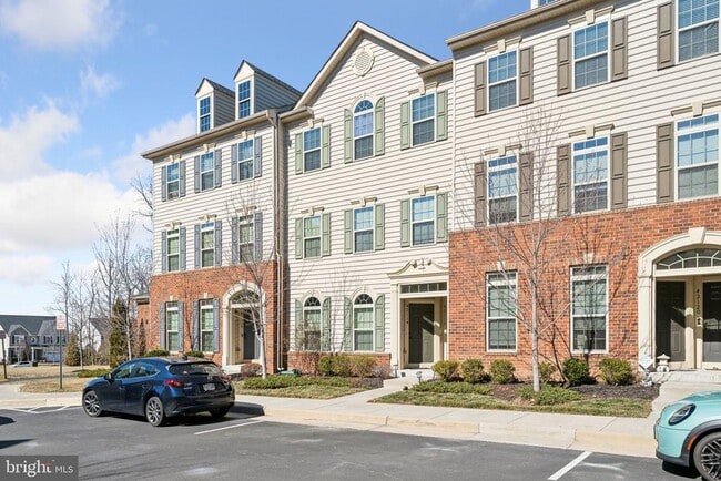 Building Photo - 42116 Piebald Square