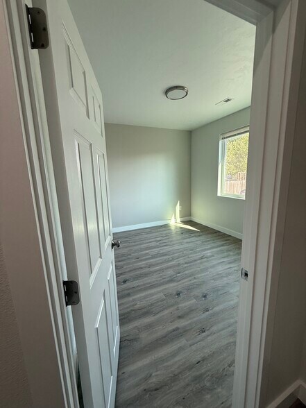 Building Photo - 8673 Charles Rd NE